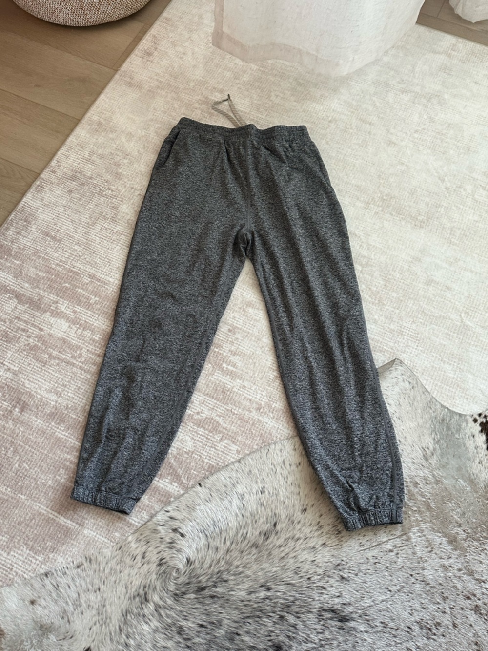 Vuori Heather Gray Drawstring Joggers